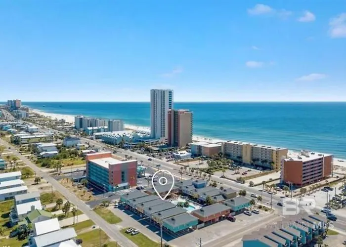 Pet Friendly Access Sleeps 6 Paradise Isle Apartment *