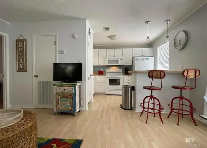 Pet Friendly Access Sleeps 6 Paradise Isle Apartment Gulf Shores